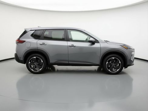 Used 2025 Nissan Rogue SV FWD image 11