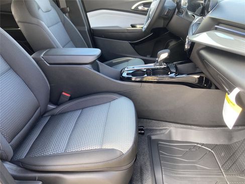 New 2026 Chevrolet Trax LT w/ Driver Confidence Package image 12