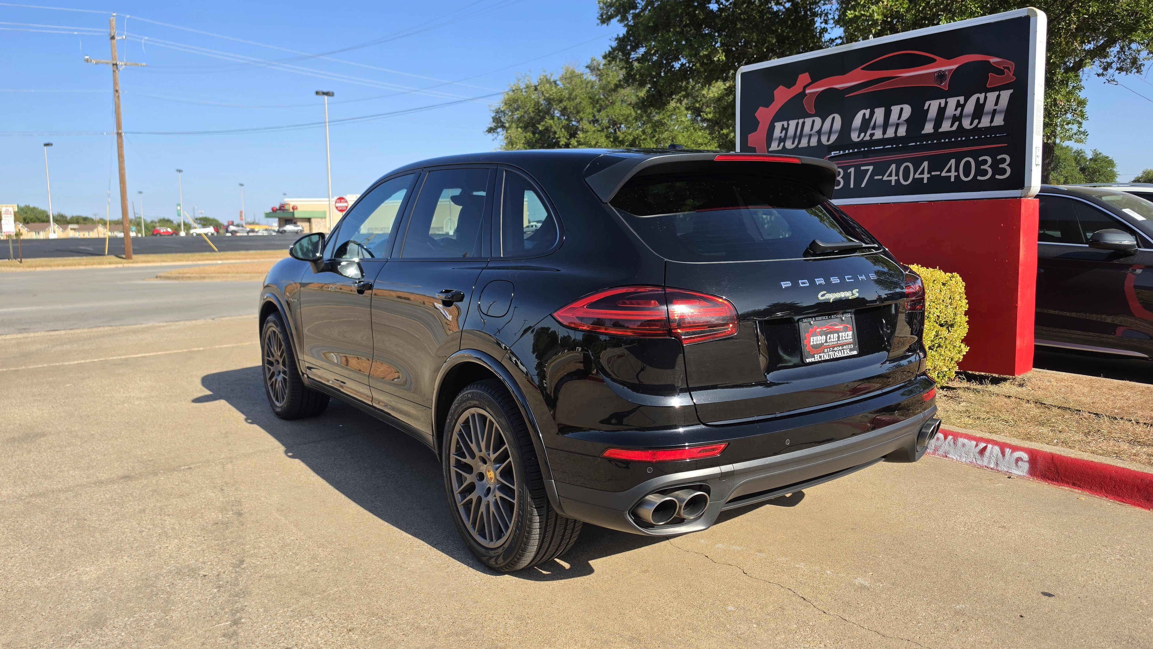 Used 2017 Porsche Cayenne S Platinum w/ Premium Package (PJW) AWD/4WD image 3