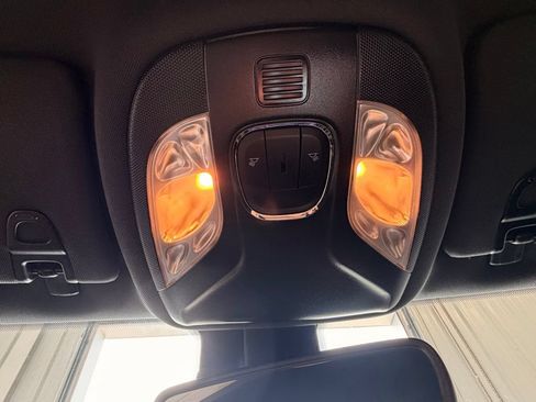 Used 2025 Jeep Compass Trailhawk AWD/4WD image 39