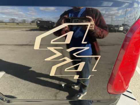 Used 2013 Ford F350 Lariat w/ Chrome Pkg image 17