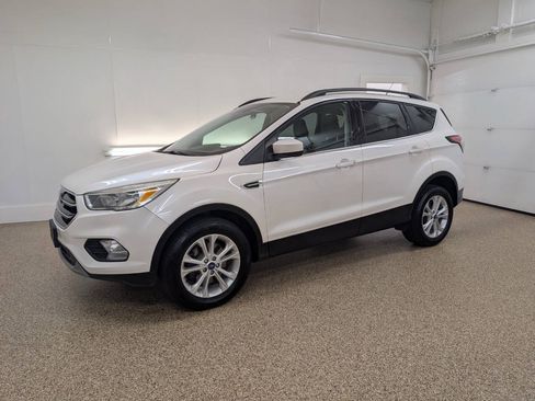 Used 2018 Ford Escape SE AWD/4WD image 1