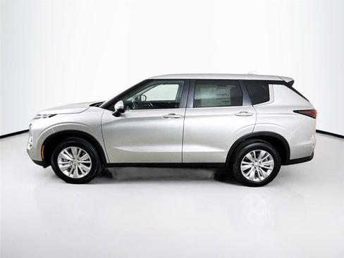 New 2026 Mitsubishi Outlander ES image 24