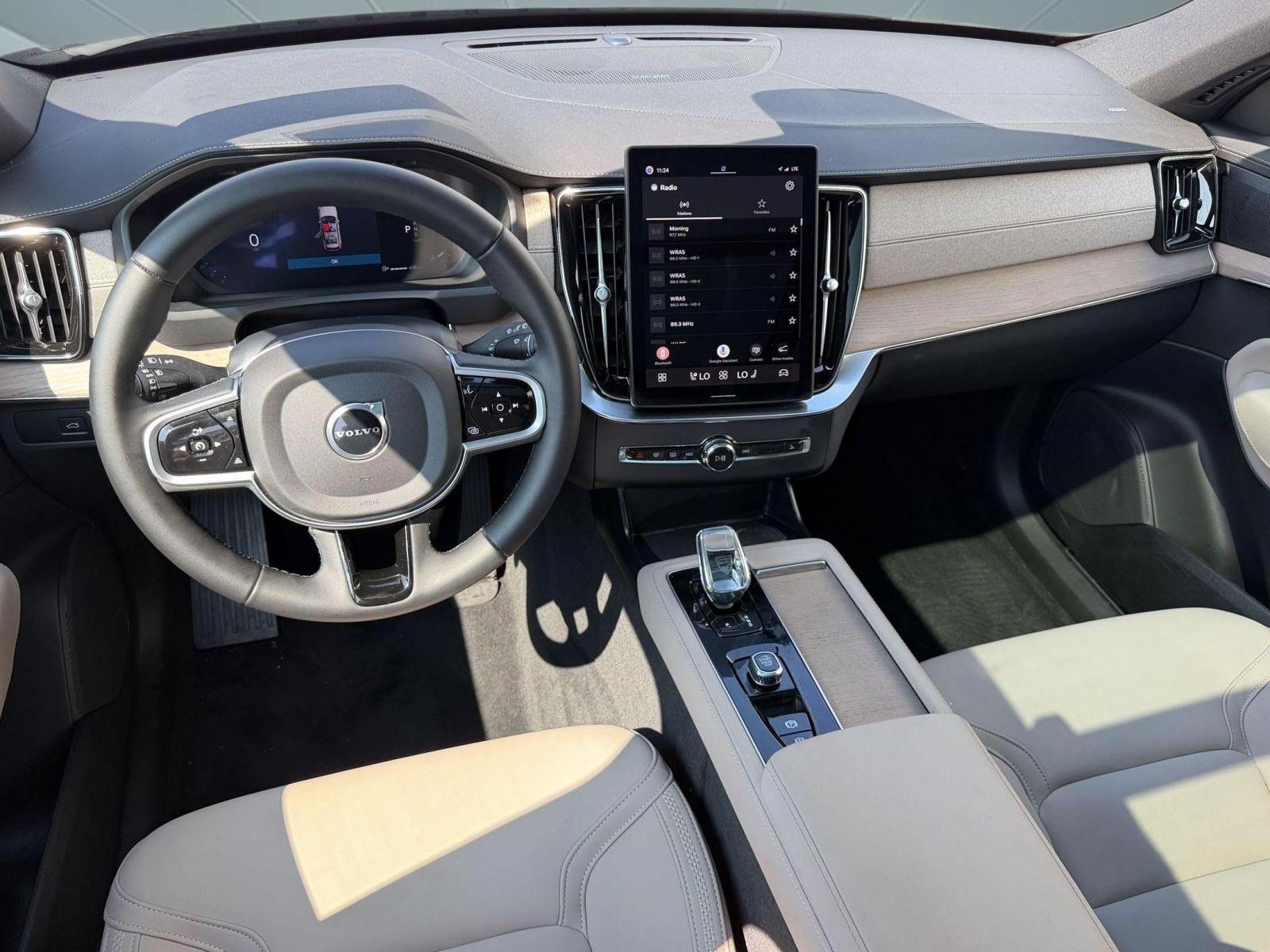 Certified 2026 Volvo XC90 B6 Plus AWD/4WD image 15