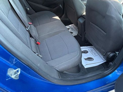 Used 2017 Chevrolet Cruze LT w/ Convenience Package image 11