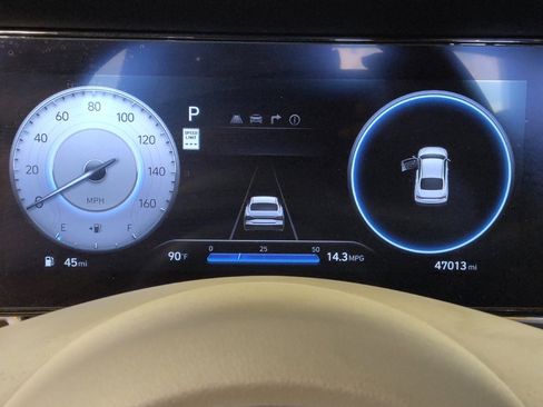 Used 2024 Hyundai Elantra SEL FWD image 23