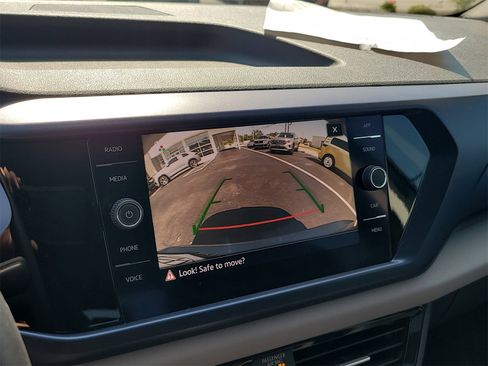 Used 2022 Volkswagen Taos SE image 22