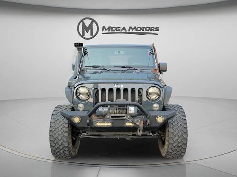 Used 2016 Jeep Wrangler Unlimited Rubicon w/ Connectivity Group AWD/4WD image 12