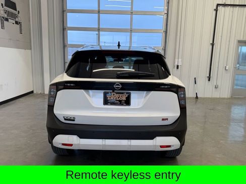 Used 2025 Nissan Kicks SR FWD image 4