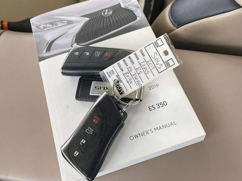 Used 2019 Lexus ES 350 w/ Premium Package FWD image 21