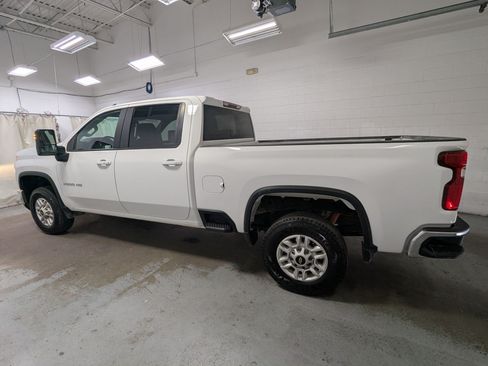 Used 2024 Chevrolet Silverado 2500 LT w/ Convenience Package AWD/4WD image 10