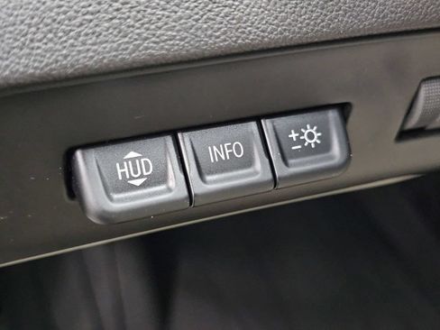 Used 2023 Buick Enclave Avenir w/ Avenir Technology Package AWD/4WD image 38