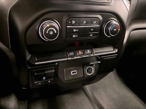 Used 2019 Chevrolet Silverado 1500 Custom w/ Custom Value Package image 25