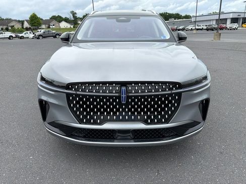 Certified 2025 Lincoln Nautilus Reserve AWD/4WD image 8