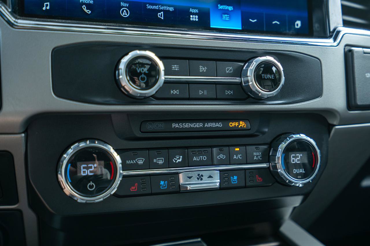 Used 2022 Ford F250 Lariat w/ Black Appearance Package AWD/4WD image 27