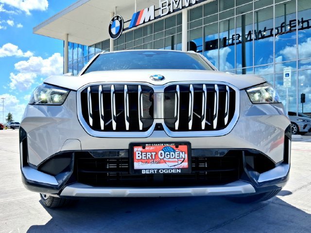 New 2026 BMW X1 xDrive28i w/ Technology Package AWD/4WD image 2