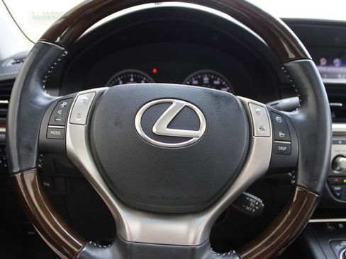 Used 2014 Lexus ES 350 w/ Luxury Package FWD image 13