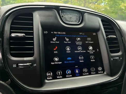 Used 2019 Chrysler 300 S w/ S Model Appearance Package RWD image 38