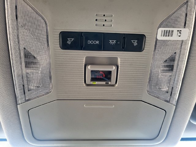 Used 2025 Toyota RAV4 XLE AWD/4WD image 19