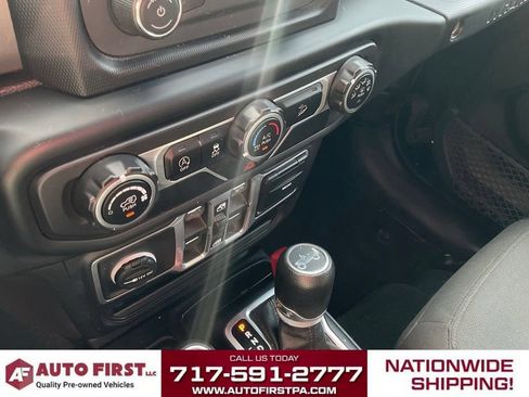 Used 2018 Jeep Wrangler Unlimited Sport S AWD/4WD image 22