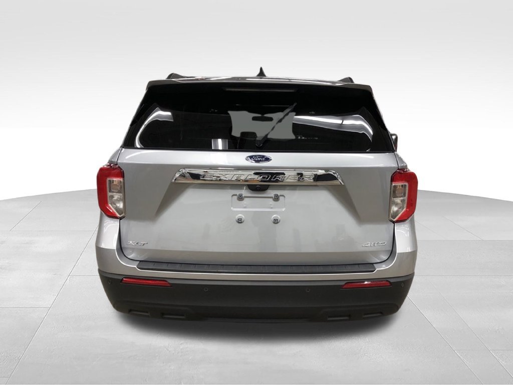 Used 2024 Ford Explorer XLT AWD/4WD image 30