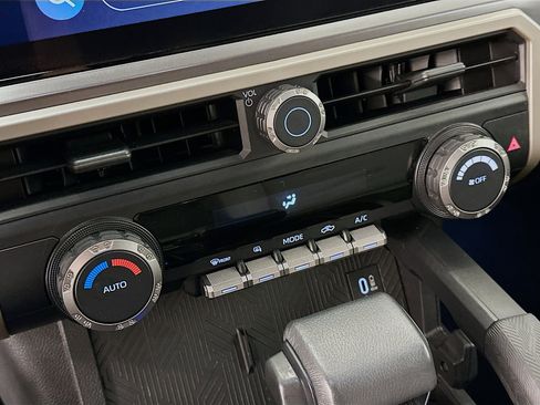 Used 2025 Toyota Tacoma TRD Off-Road image 24