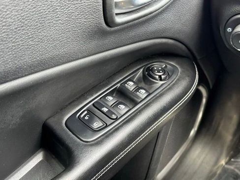 Used 2021 Jeep Compass 80th Special Edition image 31