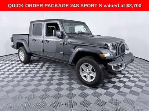 Used 2023 Jeep Gladiator Sport image 2