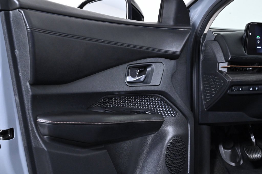 Certified 2023 Nissan Ariya FWD image 32
