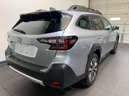 Used 2025 Subaru Outback Limited image 3
