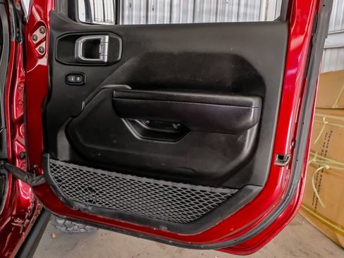 Used 2021 Jeep Wrangler Unlimited Rubicon AWD/4WD image 45