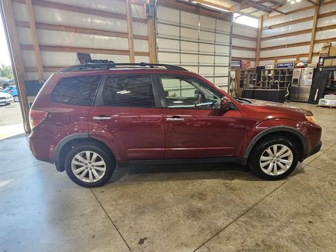 Used 2011 Subaru Forester 2.5X Limited w/ Utility Pkg AWD/4WD image 9