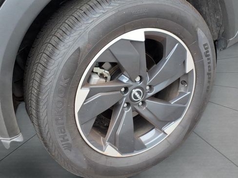 Used 2026 Nissan Rogue SV AWD/4WD image 5