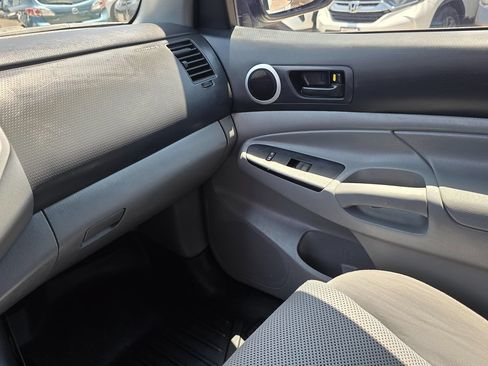 Used 2014 Toyota Tacoma 4x4 Double Cab image 36