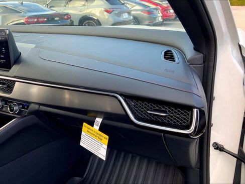 Used 2025 Acura ADX A-Spec image 15