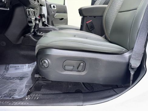 Used 2024 Jeep Wrangler High Altitude image 9