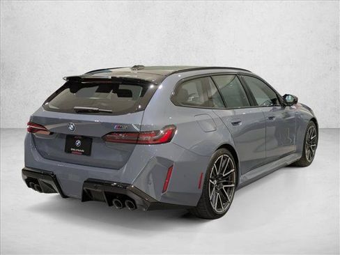 New 2027 BMW M5 Touring AWD/4WD image 2