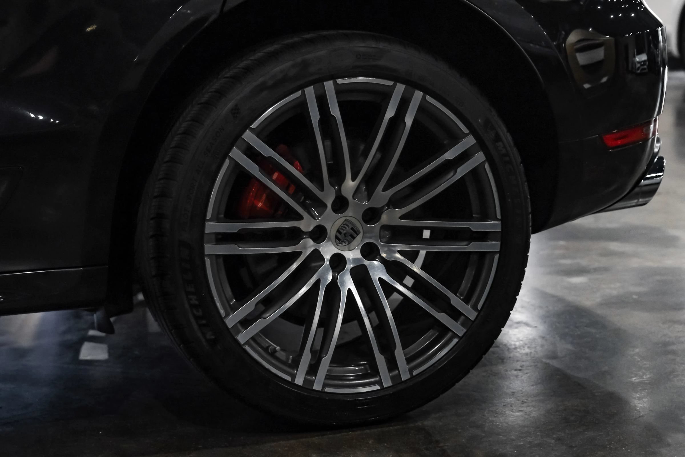 Used 2015 Porsche Macan Turbo AWD/4WD image 57