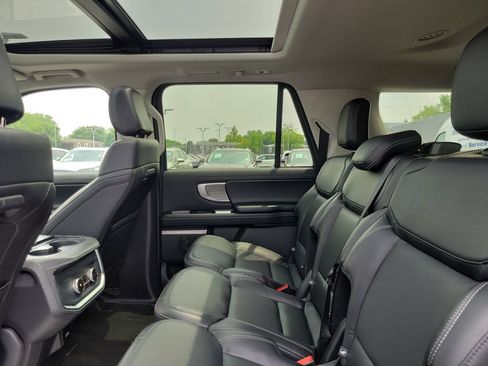 Certified 2025 Ford Expedition Max Platinum AWD/4WD image 14