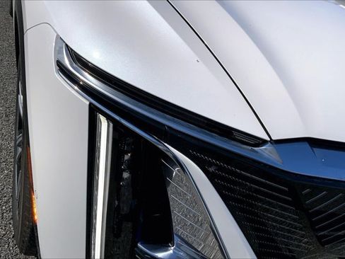 Used 2024 Cadillac Lyriq Luxury AWD/4WD image 28