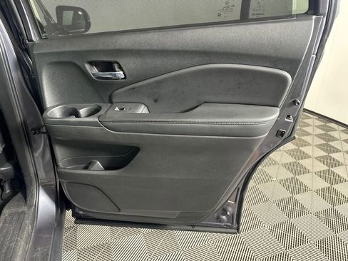 Used 2022 Honda Pilot Touring image 16