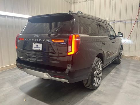 Used 2025 Ford Expedition Platinum w/ Platinum Ultimate Package AWD/4WD image 27
