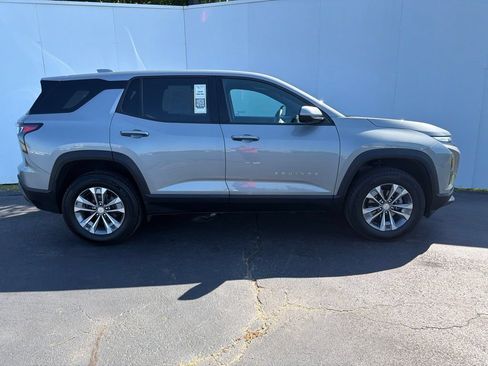 Used 2026 Chevrolet Equinox LT w/ Convenience Package II AWD/4WD image 2