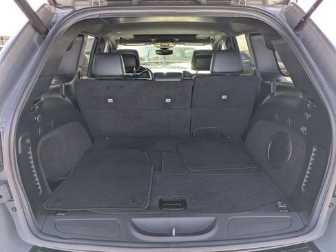 Used 2020 Jeep Grand Cherokee Altitude image 11