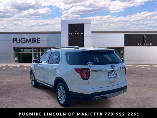 Used 2017 Ford Explorer XLT w/ Equipment Group 202A FWD image 5