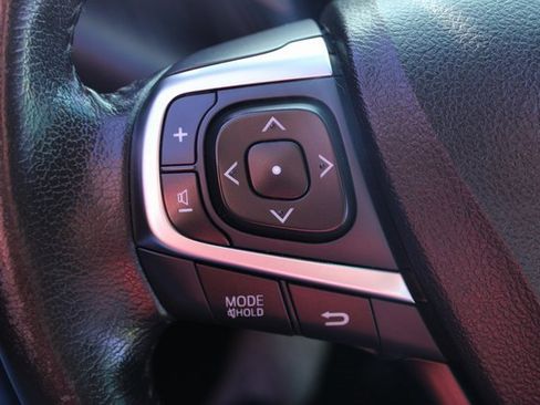 Used 2016 Toyota Camry XLE image 30