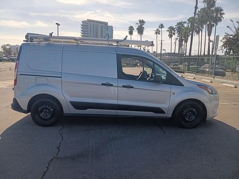 Used 2021 Ford Transit Connect XLT FWD image 4
