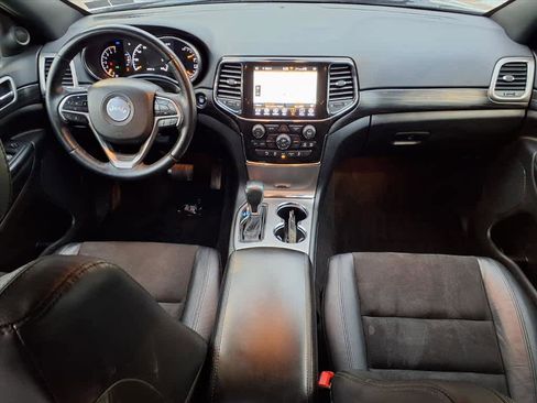 Used 2022 Jeep Grand Cherokee Laredo X image 13