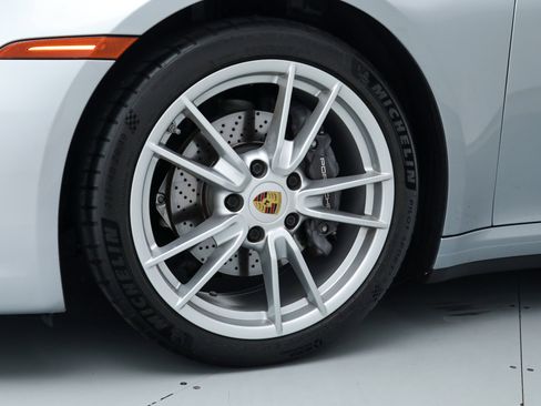 Used 2022 Porsche 911 Carrera image 13