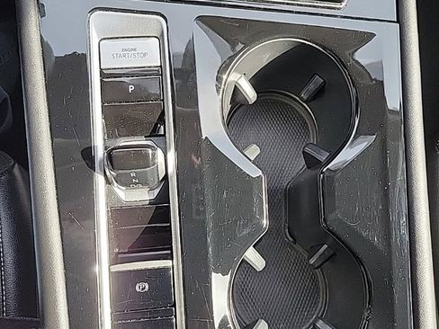 Certified 2024 Volkswagen Atlas SE image 35